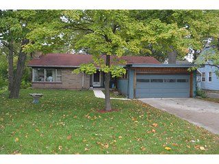 Property photo 3 - REAL ESTATE AUCTION, 3 Bedroom Ranch, 1420 Sq. Ft.